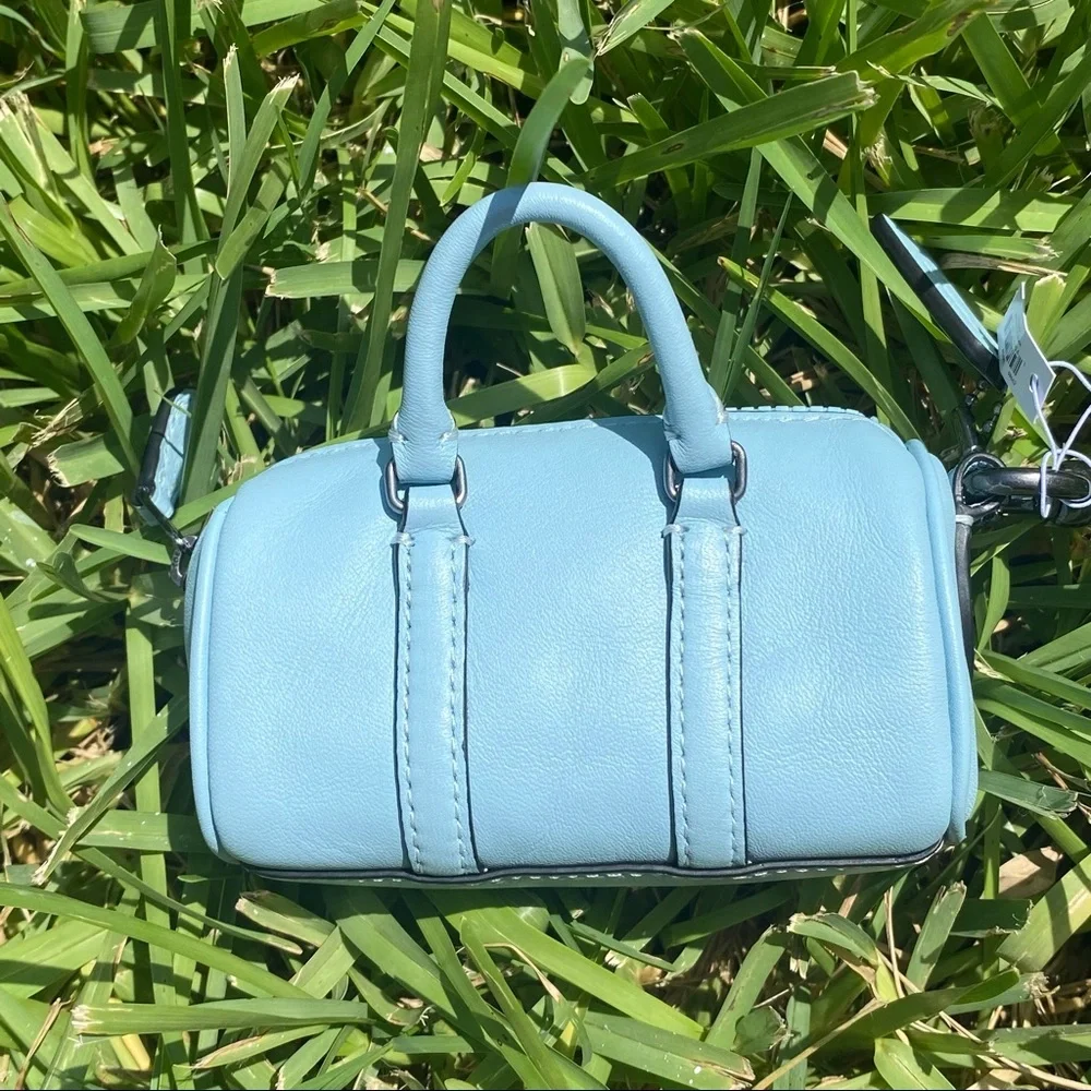 Coach luggage back light blue keychain - Picture 3 of 4